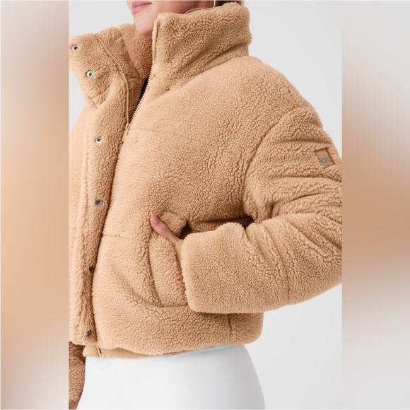 Alo Sherpa Snow Angel puffer (FINALPRICEDROP ) - Picture 5 of 11